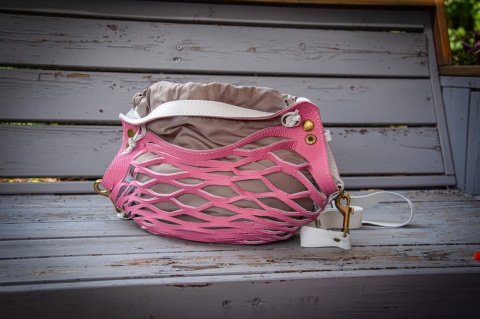 LadyBuQ Rozalia – handmade leather handbag, pastel pink, unique design.