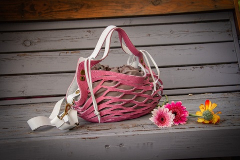 LadyBuQ Rozalia – handmade leather handbag, pastel pink, unique design.
