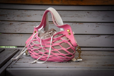 LadyBuQ Rozalia – handmade leather handbag, pastel pink, unique design.