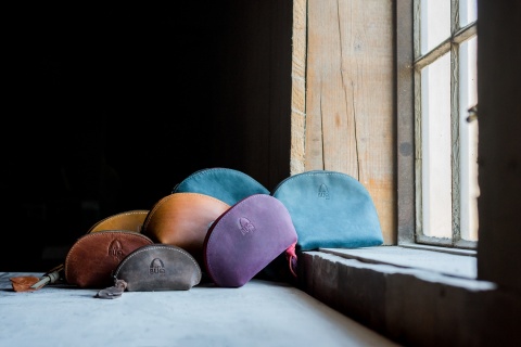 Skórzana kosmetyczka w różnych rozmiarach