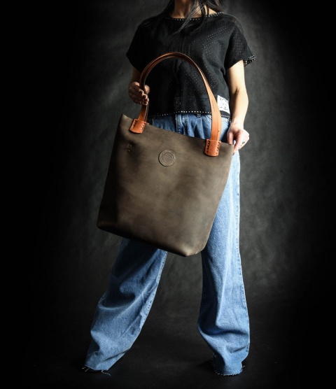 Torebka skórzana Zuza w kolorze ciemny brąz