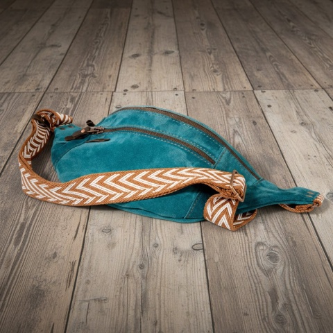 Turkusowa welurowa nerka skórzana od LadyBuQ Art.