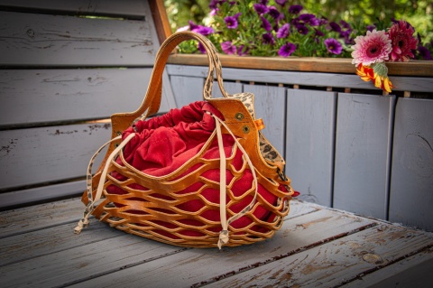 Unikalna torebka Rozalia od LadyBuQ Art. Prawdziwe rękodzieło i wyjatkowy design.