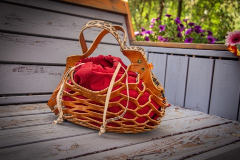 Unikalna torebka Rozalia od LadyBuQ Art. Prawdziwe rękodzieło i wyjatkowy design.