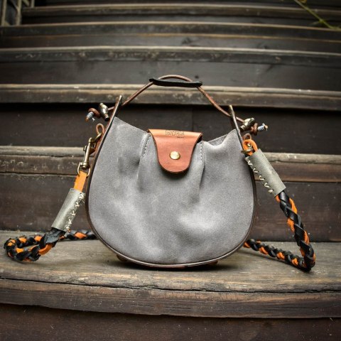 Torebka z plecionym paskiem Mili