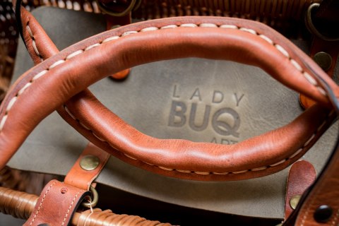 Torba wiklinowa kosz z ozdobnymi frędzlami