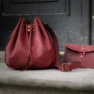 Skórzany worek Maja w kolorze malinowym