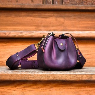 Mała torebka skórzana Mili w kolorze śliwkowym