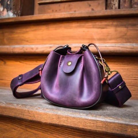 Mała torebka skórzana Mili w kolorze śliwkowym