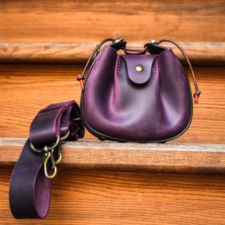 Mała torebka skórzana Mili w kolorze śliwkowym