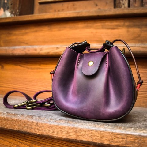 Mała torebka skórzana Mili w kolorze śliwkowym