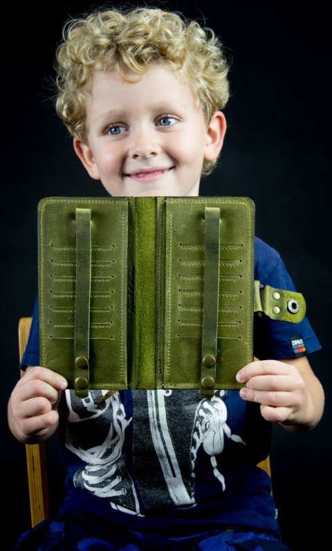 Portfel skórzany ręcznie robiony miejsce na 14 kart kolor limonkowy