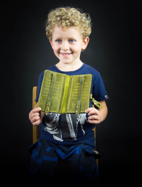 Portfel skórzany ręcznie robiony miejsce na 14 kart kolor limonkowy