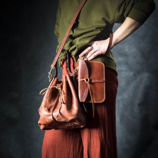 Skórzany worek Maja w kolorze koniakowym