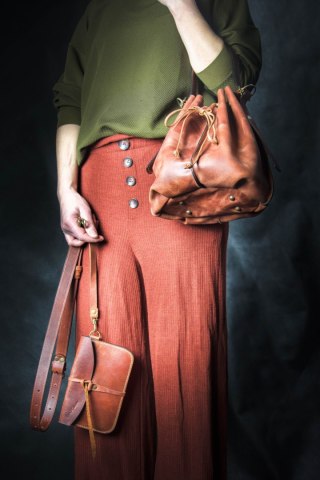 Skórzany worek Maja w kolorze koniakowym