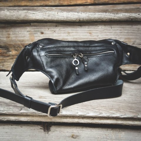 Super wygodna skórzana nerka z kieszonkami od Ladybuq Art