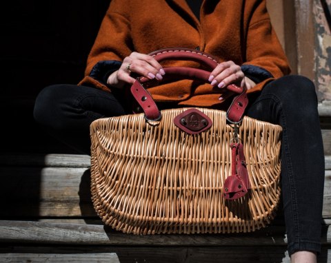 Torba wiklinowa kosz kolor malinowy