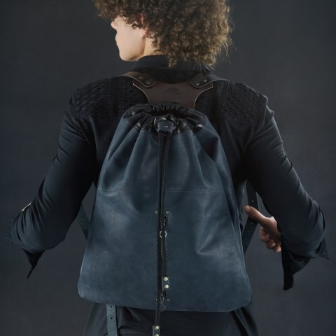 Skórzany worek w kolorze granatowym