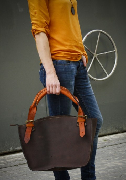 Duża brązowa torebka w stylu kuferek od LadyBuQ Art