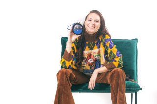 Mały okrągły portfelik na drobiazgi - zestaw z paskiem, smyczą i brelokiem