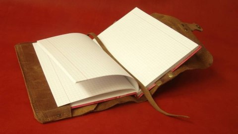 Oprawa na zeszyt skórzana kolor brązowy format A5