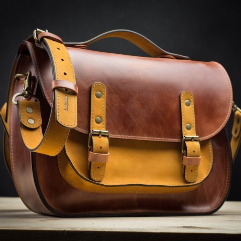 Torba skórzana na laptopa kolor rudy i żółty messenger