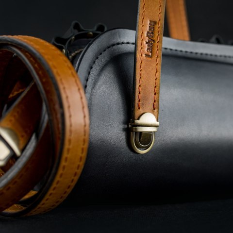 Leather purse Pepa color black