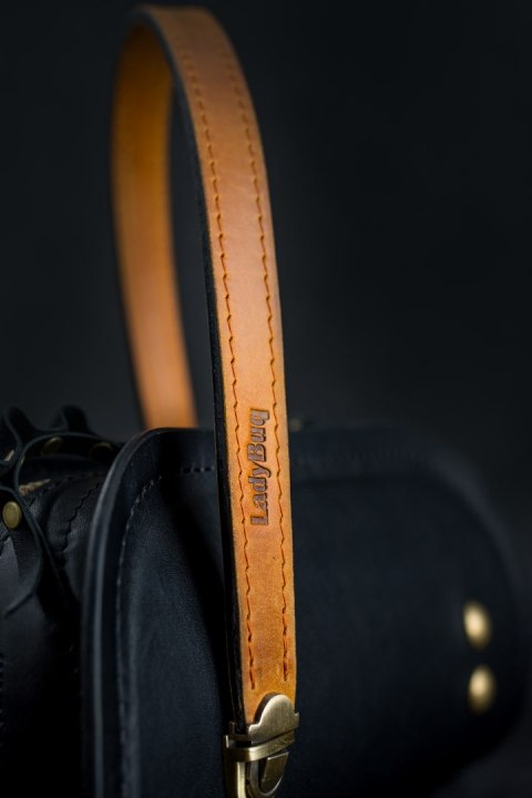 Leather purse Pepa color black