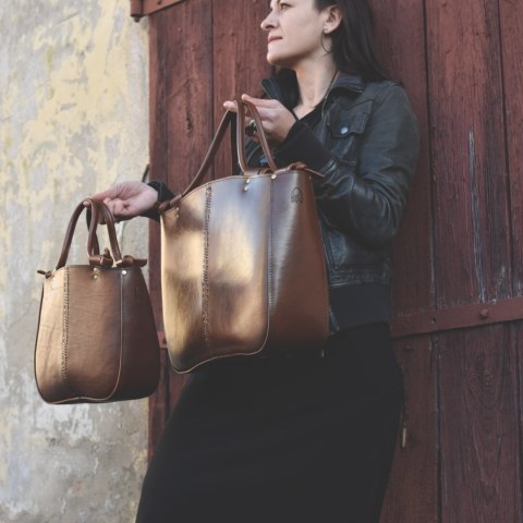 Elaine leather handbag large size brown color