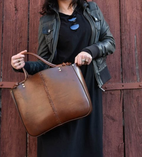 Elaine leather handbag large size brown color