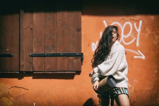 Torebka skórzana wałek Meggy w kolorze czarnym, khaki , pomarańczowym