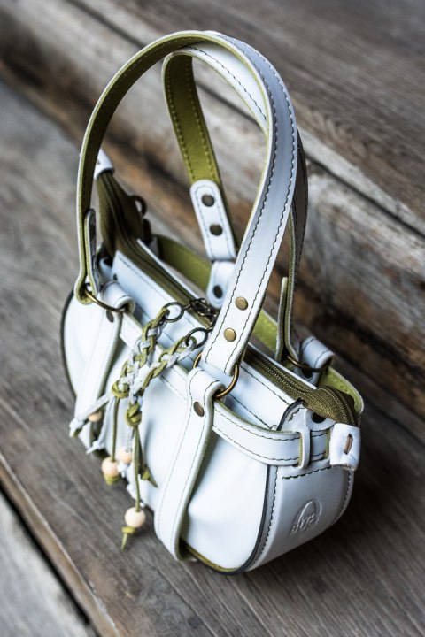 Missy mała skórzana Boho torebka w białym kolorze od ladybuq Art