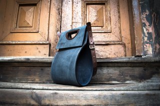 Torebka skórzana Łezka kolor granatowy