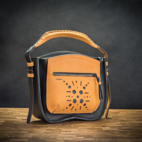 Skórzana ręcznie wykonana torebka do ręki od Ladybuq, torebka Rita w kolorach Czarny i Camel