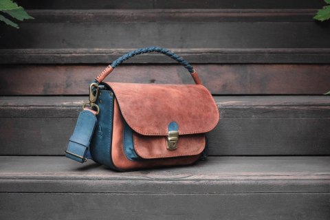 Torebka skórzana Lara w kolorze rudym i granatowym