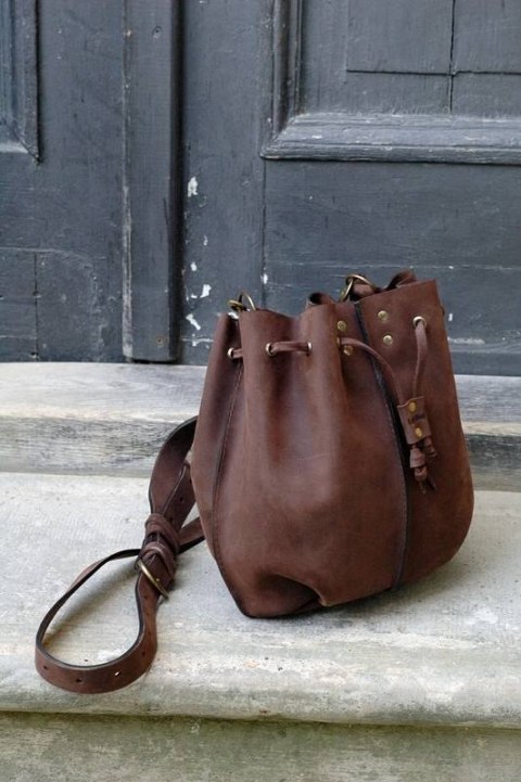 Skórzany worek Maja w kolorze czekoladowym