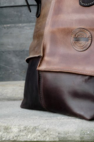 Torebka skórzana Alicja wykonana w czterech kolorach