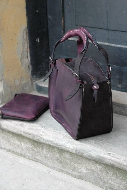 Leather bag color black and plum