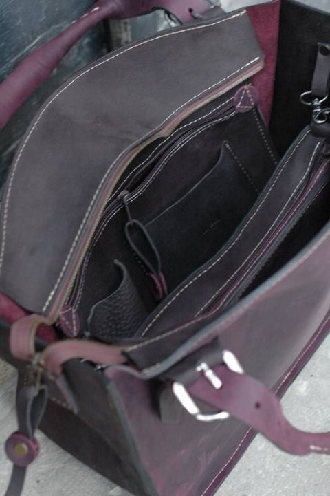 Leather bag color black and plum