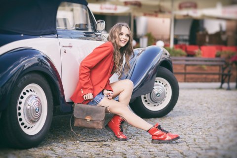 Mała torebka Ann wykonana ręcznie z naturalnej skóry wysokiej jakości od Ladybuq Art w kolorze Brązowym