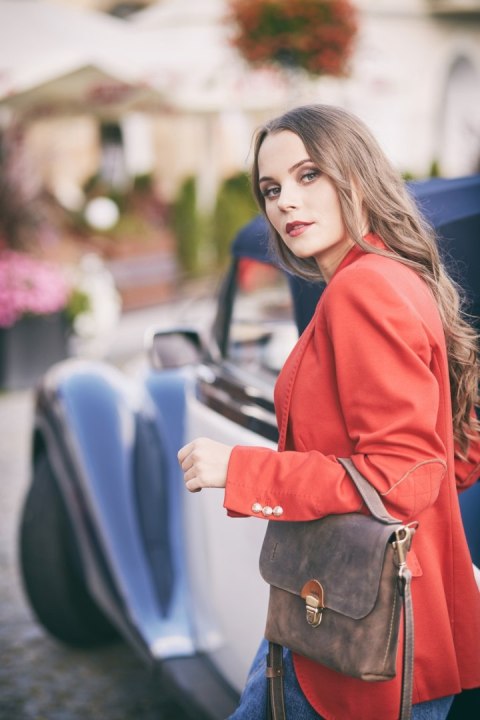 Mała torebka Ann wykonana ręcznie z naturalnej skóry wysokiej jakości od Ladybuq Art w kolorze Brązowym