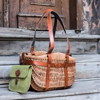 Wicker and leather basket bag