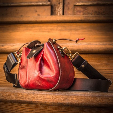 Piękna i unikatowa mała torebka MILI w kolorze bordowym