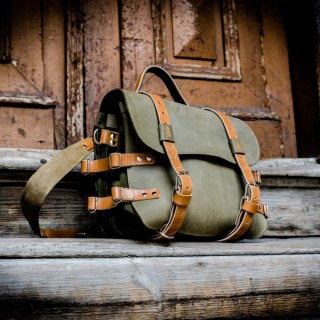 Skórzany plecak w kolorze khaki