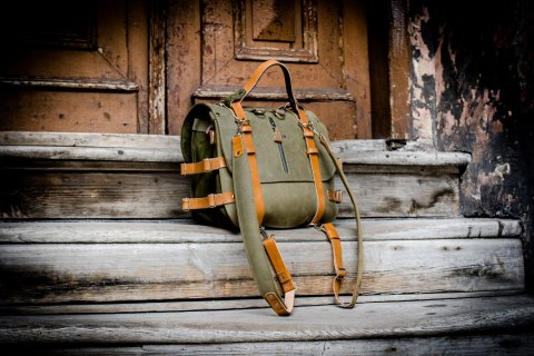 Skórzany plecak w kolorze khaki