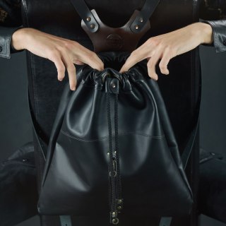 Skórzany worek w kolorze czarnym