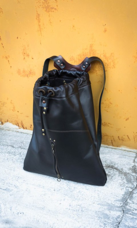 Skórzany worek w kolorze czarnym