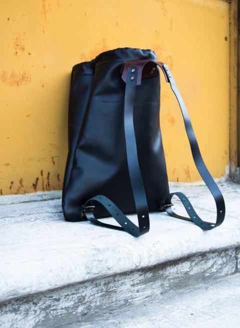 Skórzany worek w kolorze czarnym