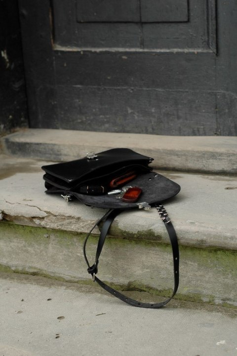 Skórzana torebka Pati L czarna od Ladybuq Art Studio