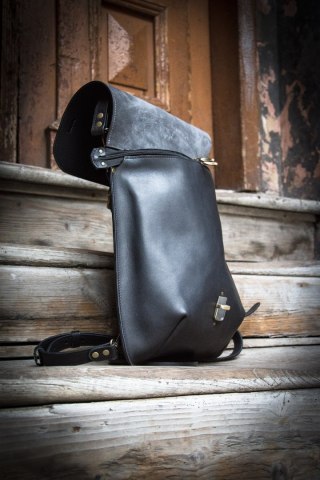 Skórzana damska torebka z funkcją plecaka Molly w kolorze czarnym